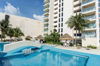 Beach Front Renewed Apartment - Cancún - 2