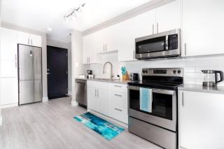 Modern & Stylish 2-Bedroom Unit - 4