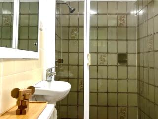 Jikinerita Homestay - Nelly Bay - 2