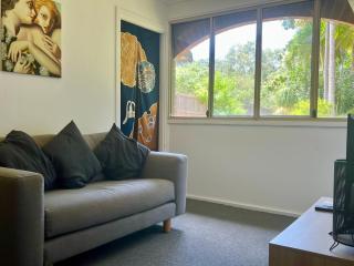 Jikinerita Homestay - Nelly Bay - 4