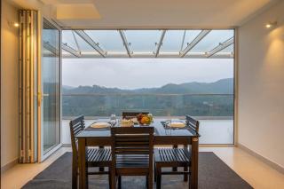 StayVista at Ozone Greens view of the unending Slopes and Valleys - Vagamon - 6