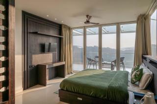 StayVista at Ozone Greens view of the unending Slopes and Valleys - Vagamon - 4