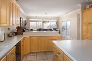 Family Getaway-Hot Tub, Ice Castles & Tubing HS home - Midway - 4