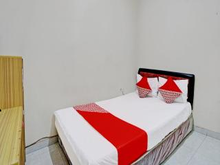 OYO Life 92190 Arya Guest House - Tulungagung - 0