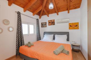 Renthub Villas at Kolympia - 3