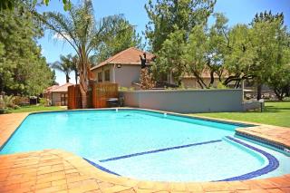 Ultimate Sky-2 bedroom villa - Pretoria - 4