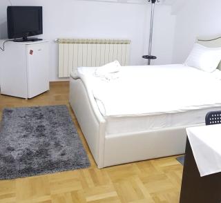 Studio Buget Arena Nationala Mega Mall Monza - Bucarest - 8