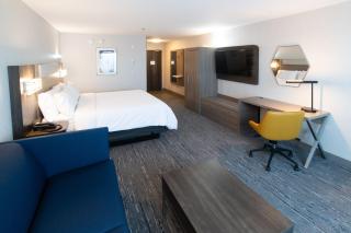 Holiday Inn Express & Suites - Moose Jaw by IHG - 3