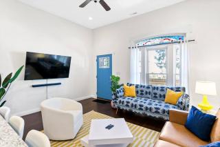 Bright & Modern Cottage in a Hip & Walkable Area! - 5