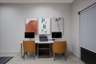 Holiday Inn Express Hotel & Suites Perry by IHG - 3