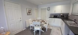 Spacious 2 Bedrooms, Free Parking, Free Wifi - Serene Homes Sheffield - Hillsborough - 7