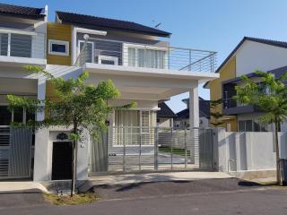 Selendang In Krubong Near Std Hang Jebat, MITC & UTEM - Malacca - 2