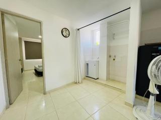 The Host apartamentos At Los Angeles - 3