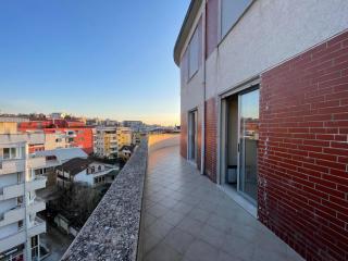 Private Rooms - City & Mountain Views & Free Parking & WiFi - 2