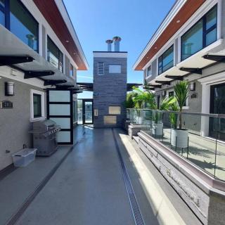 Beautiful Bright 3 Bed Townhouse - 2