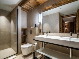 Appartement de luxe avec accès ski aux pieds, spa, terrasses ensoleillées et services hôteliers inclus - FR-1-613-61 - 6