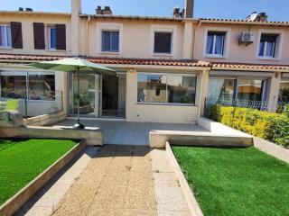 Maison T4 lumineuse avec jardin, à 10 min des Thermes, classée 3 étoiles, centre-ville de Balaruc-les-Bains - FR-1-503-164 - 2
