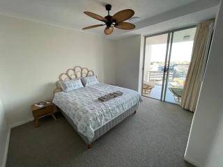 Townsville City Ocean View Apartment - 8