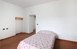 2 Bedroom Beautiful Home In San Lorenzo - - 5