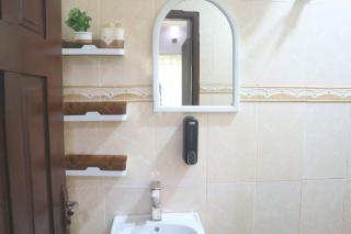 1 Bedroom Entire APT - Kitchen - Wi-Fi - Ikeja - 4