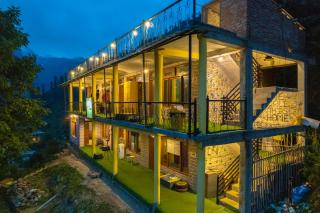 Whoopers Hostel Tosh - 4
