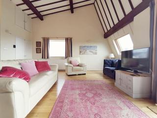 Beach Retreat-3 Bed-Pet friendly-Central location - 2