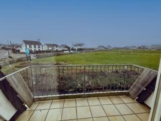 Beach Retreat-3 Bed-Pet friendly-Central location - Trearddur - 1