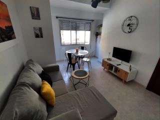 GUESTHOUSE SHARED with HOST - Alicante - 0