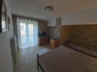 Stymfalia stone house - - 8