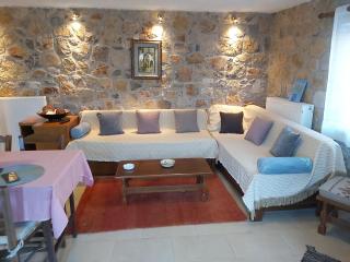 Stymfalia stone house - - 1