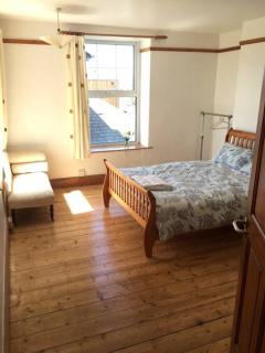 Huge 7 bed hse for large groups close by the beach - 6