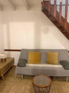 Appartement entier: chambre, cuisine + terrasse au calme sur jardin. - - 4