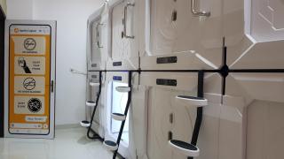 Apollo Capsule Hotel - 3