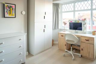 Stylish 4 Bedroom Home York - Garden - Parking - 8