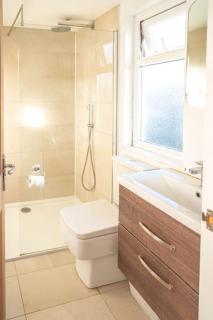 Stylish 4 Bedroom Home York - Garden - Parking - 7
