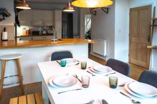 Stylish 4 Bedroom Home York - Garden - Parking - 2