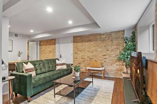 Stylish & Blissful 2BR Apartment in Chicago - Barry 837-GB - Chicago - 0