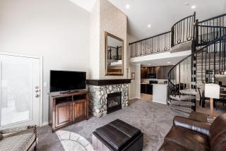 Family Getaway-Skiing, Ice Castles & Golf Course 2204 apts - 3