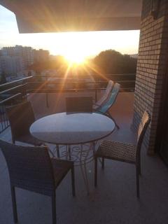 Apartamento con vistas al mar y buena ubicación - 2