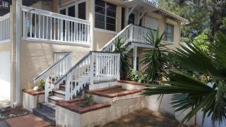 Spacious Beach House Unit,Beautifully Furnished 2 Bed 2Bath./2Min.Walk To Beach - Clearwater Beach - 0