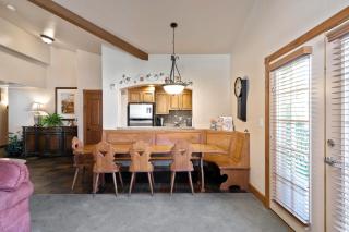 Villas at Zermatt Resort - Condos - 7