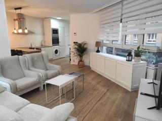 Centro playa, apartamento con garaje - Gijón - 0