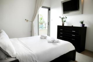 Sea View Apartment Prime Location On The Beach - Tel Aviv - 1