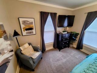 Downtown Kzoo with 3rd Floor Arcade Room - 3