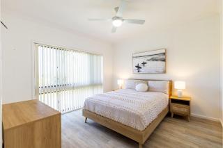 Galoola Hidden Gem, 2 97 Galoola Drive, Pet friendly, Rooftop outdoor area with spectacular views, Wi-Fi and air conditioning - Nelson Bay - 7