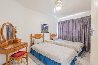 LA CRETE SANDS NO 6 - Uvongo Beach - 8
