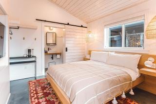 Shortboard Room includes Queen Bed - Stinson Beach - 4