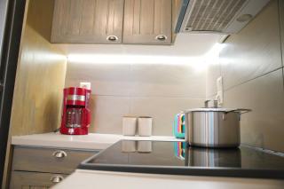 Aroura Homes Garden House 2BR 2BA Free Parking - 6