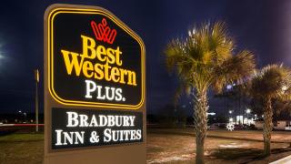 Best Western Plus Bradbury Inn and Suites - Waycross - 2
