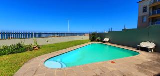 La Mer 12 - 9 Sleeper - Stylish & Sophisticated! - 9